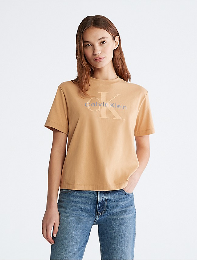 Calvin Klein Women's Soft Crew Neck Rolled Sleeve Graphic Logo T-shirt (Geo  Shift Berry/Heather Grey, XS) 