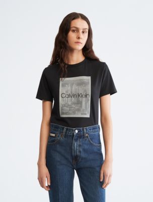  Calvin Klein Men's NYC Building Crewneck T-Shirt, Black Beauty,  Small : Clothing, Shoes & Jewelry