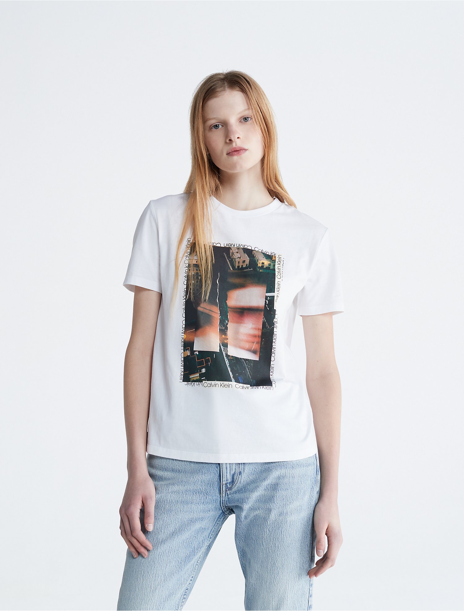 geestelijke daar ben ik het mee eens bladerdeeg Layered City Graphic Crewneck T-Shirt | Calvin Klein