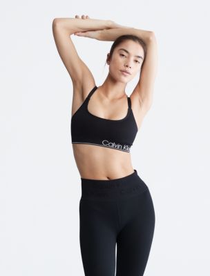 Performance Medium Impact Scoopneck Sports Bra