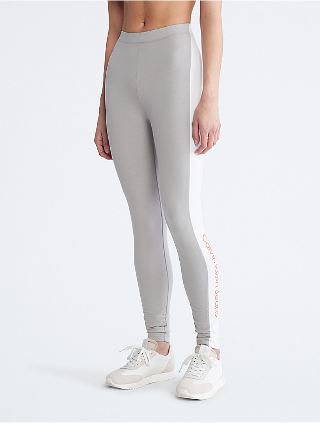 Performance Ribbed High Waist Pleated Joggers