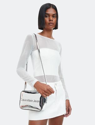 https://calvinklein.scene7.com/is/image/CalvinKlein/11860537_040_main