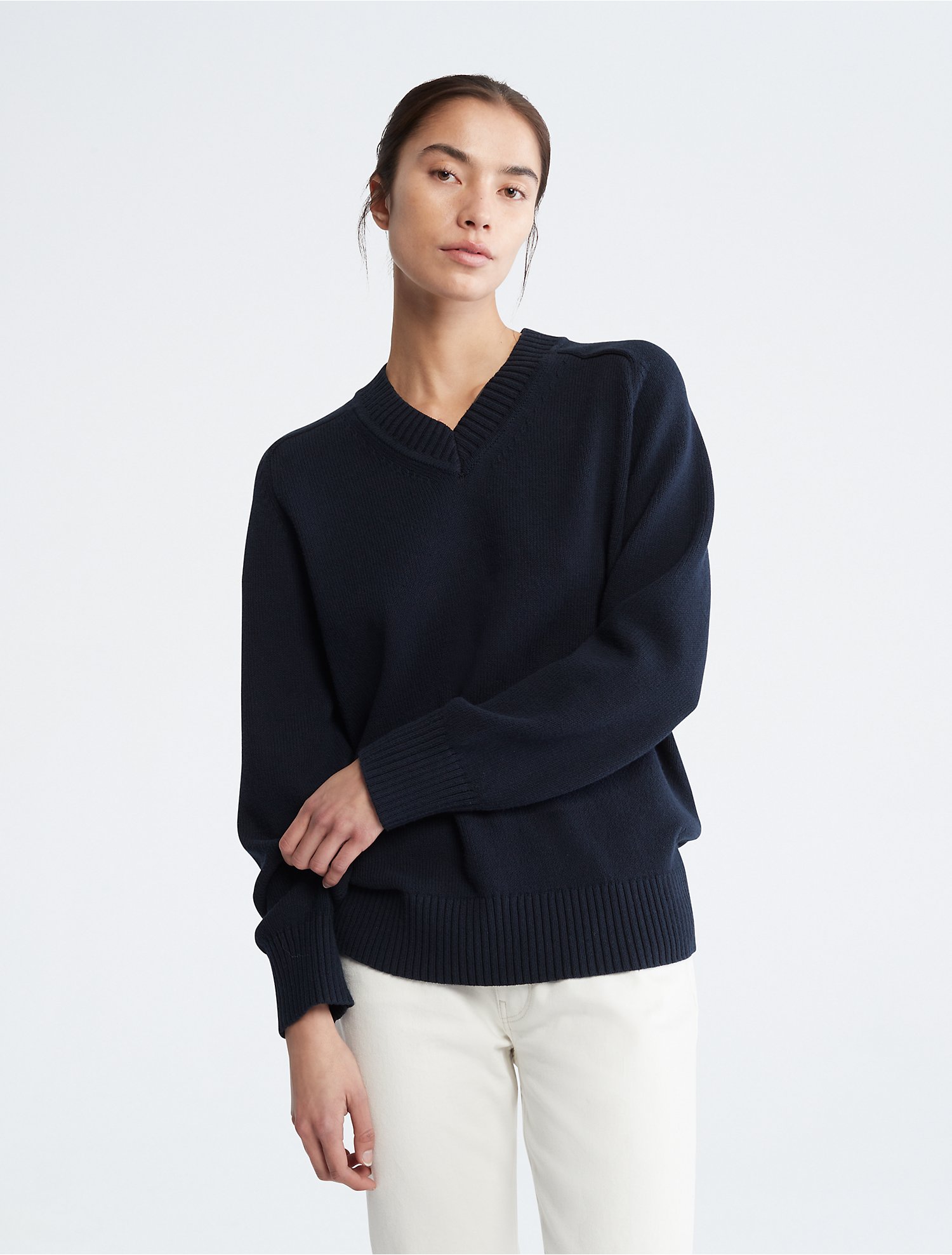 Khakis Smooth Cotton V-Neck Sweater | Calvin Klein