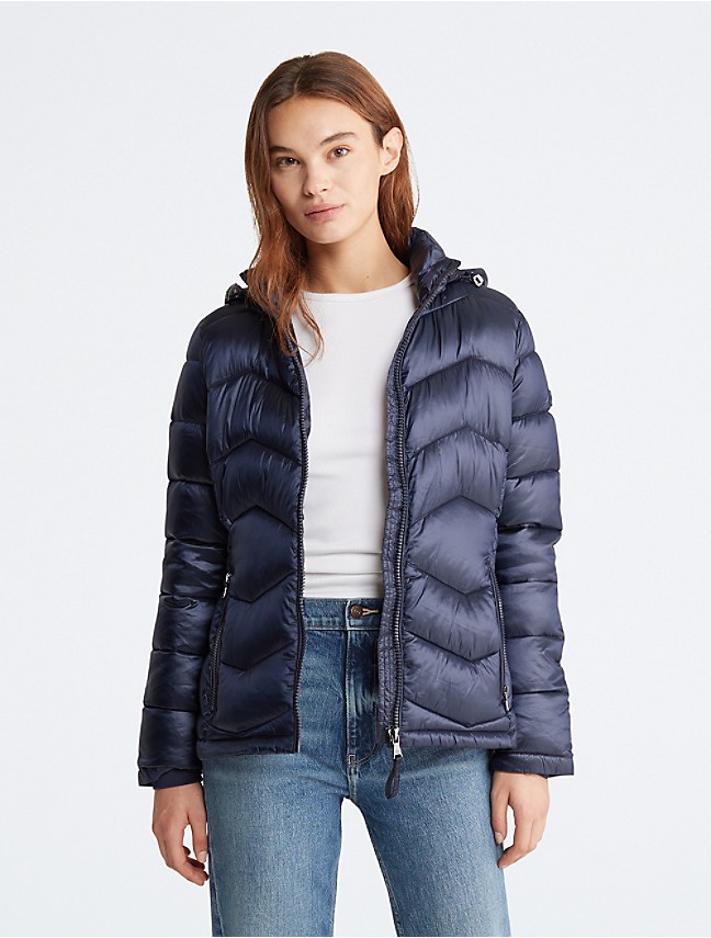 Calvin Klein Essential Puffer Jacket - 110.44 €. Buy Puffer & Padded from  Calvin Klein online at . Fast delivery and easy returns