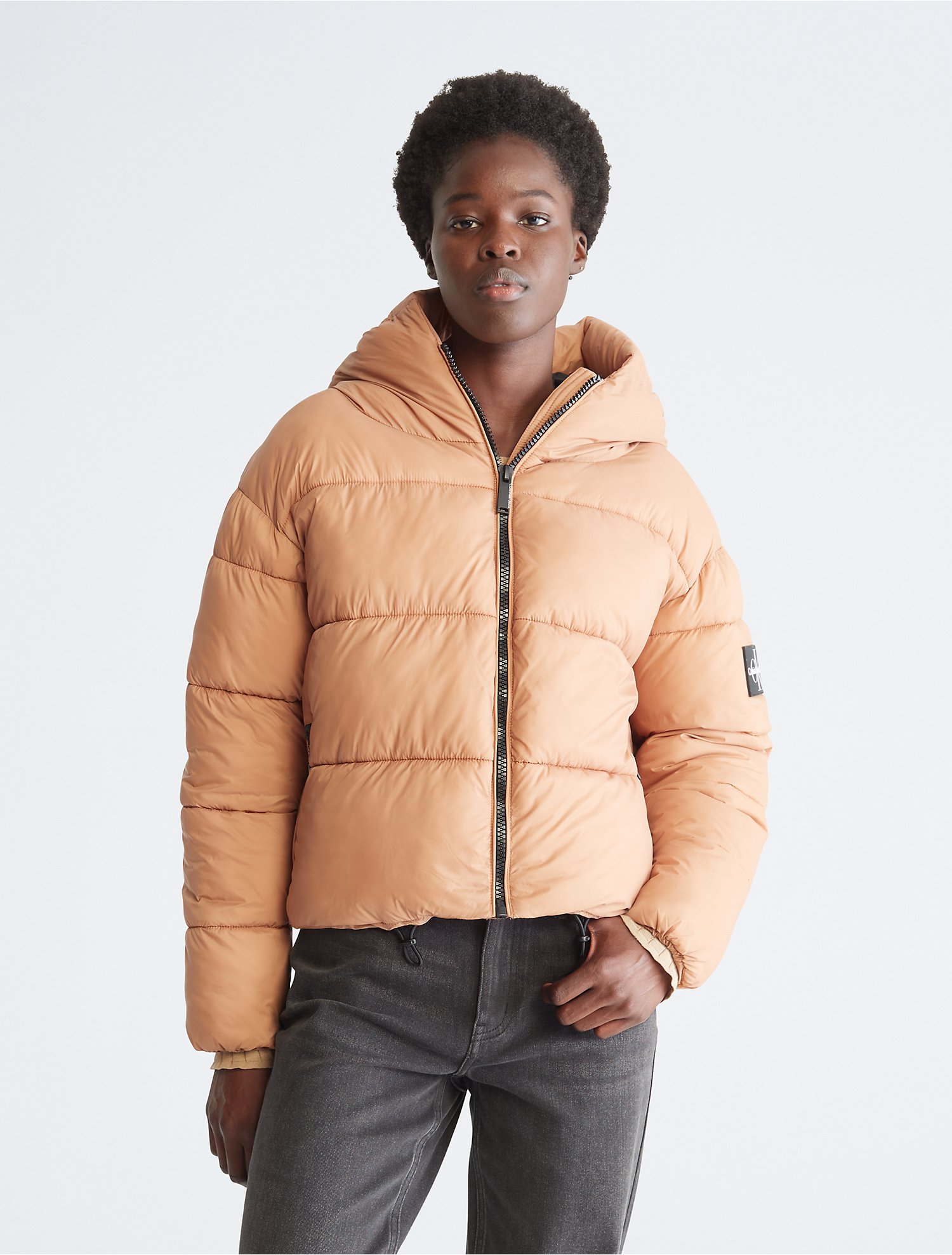 Presentator Caius Wijzer Repreve® Short Boxy Puffer Jacket | Calvin Klein