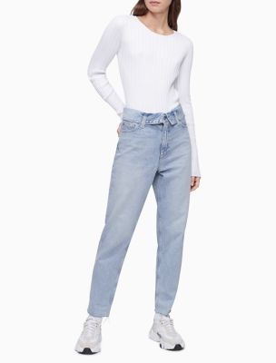 tapered leg mom jeans