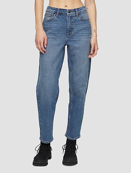 Damen Bekleidung Jeans Jeans mit gerader Passform Calvin Klein Denim Straight Fit High Rise Jeans aus Baumwolle in Blau 