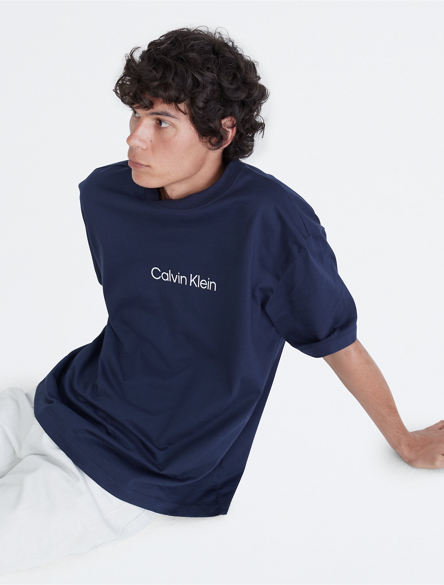 Fit Standard Crewneck T-Shirt | Calvin Klein