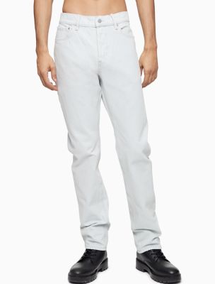 Slim Straight Fit Light Blue Jeans | Calvin Klein® USA | Stretchjeans