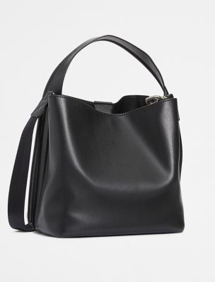 Sac Bucket Smooth Leather Shoulder Bag In Black