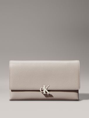 Calvin klein best sale trifold wallet womens