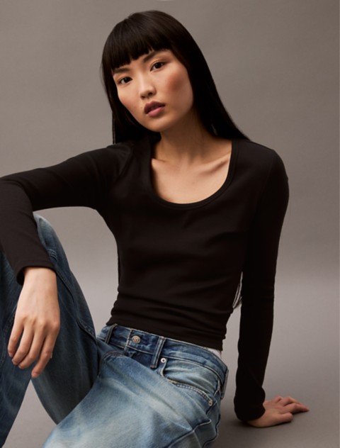 Женские футболки Calvin Klein Cotton Contour Rib Slim Fit Long Sleeve T-Shirt