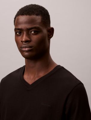 Мужские футболки Calvin Klein Liquid Touch Classic V Neck T-Shirt — фото 3