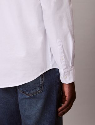 Мужские рубашки Calvin Klein Solid Oxford Classic Button-Down Shirt — фото 4