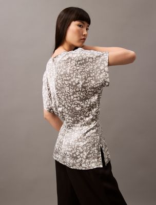 売れ筋商品|||カルバンクライン カットソー トップス レディース Women's Printed Crushed Satin Top Brilliant White Crushed Satin Print Blouse | Calvin Klein