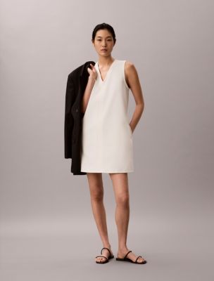 Женские платья Calvin Klein Interlock V-Neck Mini Dress — фото 2
