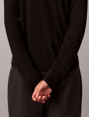Женский свитер Calvin Klein Merino Wool Blend Crewneck, цвет: Чёрный — фото 4