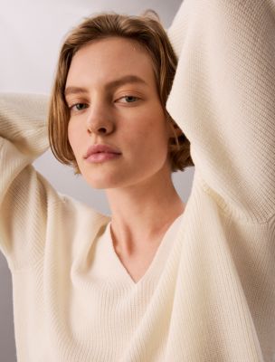 Женский свитер Calvin Klein Wool Blend V-Neck, цвет: Молочный — фото 3