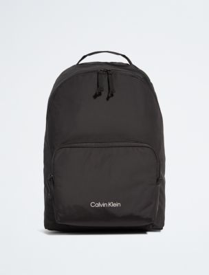 CALVIN KLEIN CK MUST CAMERA BAG W/PCKT-MONO (Dimensions: 21.5 x