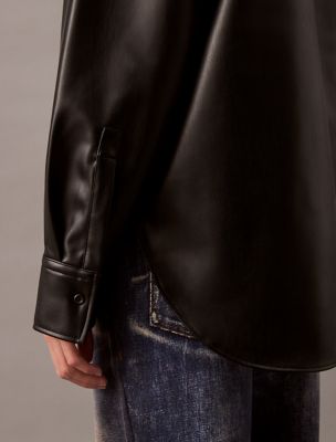 Женские куртки Calvin Klein Faux Leather Relaxed Shirt Jacket — фото 4