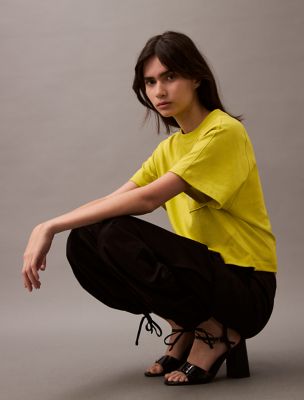 売れ筋商品|||カルバンクライン カットソー トップス レディース Women's Monogrammed Logo Crest Boxy Cropped T-Shirt Warm Olive 47B209G_RNV_MO-TP-F1_024.jpg?w