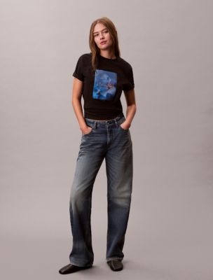 Женские футболки Calvin Klein Flower Script Logo Graphic Classic T-Shirt — фото 3