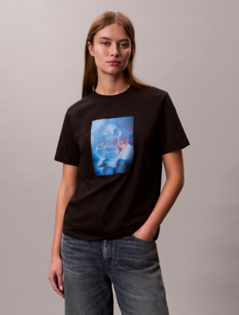 Женские футболки Calvin Klein Flower Script Logo Graphic Classic T-Shirt