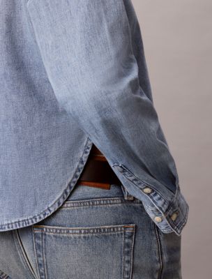 Женская рубашка Calvin Klein Denim Cropped Relaxed Button-Down, цвет: Синий — фото 4