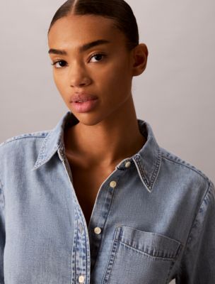 Женская рубашка Calvin Klein Denim Cropped Relaxed Button-Down, цвет: Синий — фото 5