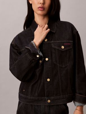 Женские куртки Calvin Klein Lunar New Year Denim Trucker Jacket — фото 2