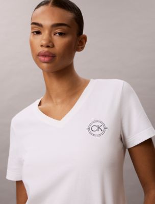 Женские футболки Calvin Klein Embroidered CK Crest V-Neck Tee — фото 3