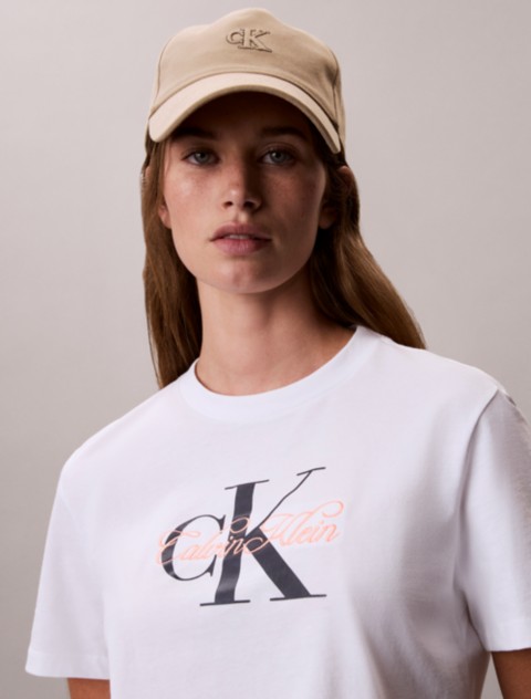 Женские футболки Calvin Klein Script Monologo Graphic Classic T-Shirt