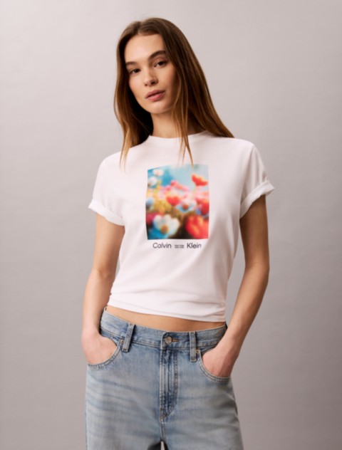 Женские футболки Calvin Klein Flower Graphic Classic T-Shirt