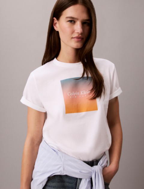 Женские футболки Calvin Klein Sunset Graphic Classic Tee