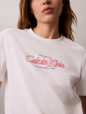 Женские футболки Calvin Klein Outline Calvin Klein Logo Graphic Tee — фото 3