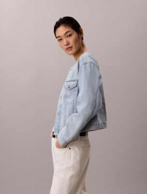 Женские куртки Calvin Klein Cropped Collarless Denim Trucker Jacket — фото 5