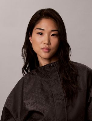 Женские куртки Calvin Klein Emblem Logo Jacquard Windbreaker — фото 3