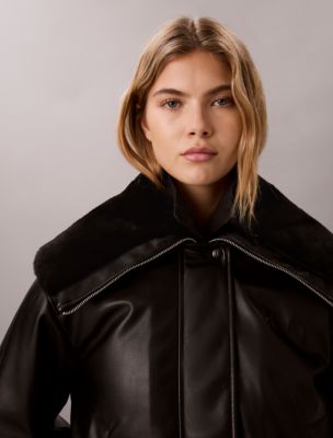 Женская куртка Calvin Klein Faux Leather Padded Bomber, цвет: Чёрный — фото 2