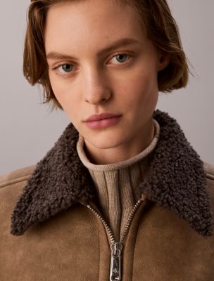 Женская куртка Calvin Klein Faux Shearling Aviator, цвет: Коричневый / Серый — фото 3