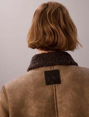 Женская куртка Calvin Klein Faux Shearling Aviator, цвет: Коричневый / Серый — фото 5