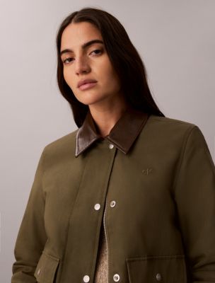Женская куртка Calvin Klein Utility Short, цвет: Оливковый ночной — фото 2