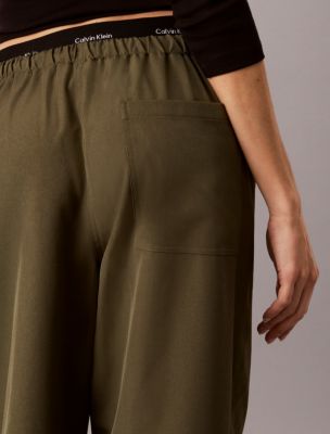 Женские брюки Calvin Klein Tech Crinkle Twill, цвет: Оливковый ночной — фото 5