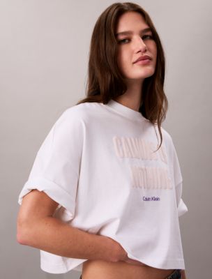 Женская футболка Calvin Klein Boxy Cropped Bold Logo, цвет: Яркий белый — фото 3