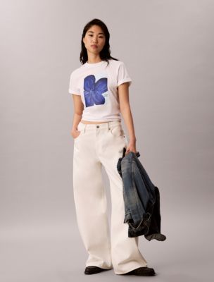 Женские футболки Calvin Klein Floral Graphic Logo Tee — фото 3