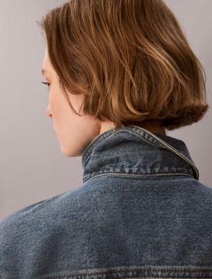 Женская куртка Calvin Klein Cropped Denim Trucker, цвет: Синий — фото 5