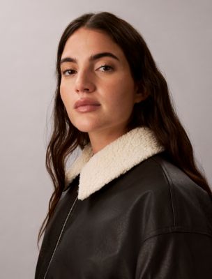 Женская куртка Calvin Klein Sherpa Collar Padded Bomber, цвет: Чёрный — фото 2
