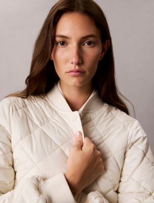 Женская куртка Calvin Klein Quilted Satin Bomber, цвет: Turtledove — фото 5
