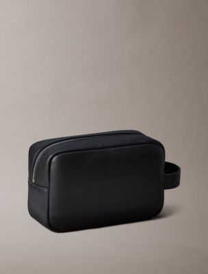 Мужские несессеры Calvin Klein Raised Logo Dopp Kit, цвет: Чёрный — фото 2