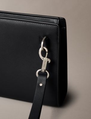 Мужские сумки Calvin Klein Raised Logo Pouch — фото 3