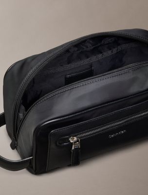 Мужские аксессуары Calvin Klein Raised Logo Dopp Kit — фото 2